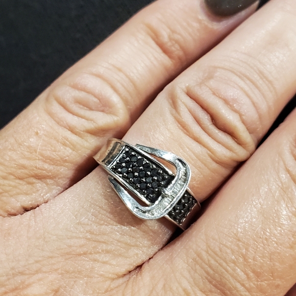 ring - Picture 4 of 4